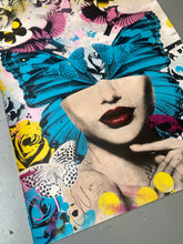 Load image into Gallery viewer, La Femme Papillon V1 (original)